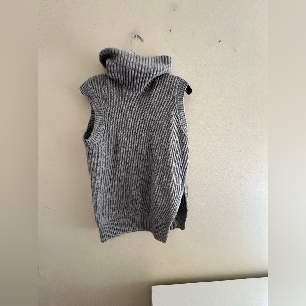 Lareida Gray Knit Sweater sleeveless Turtleneck